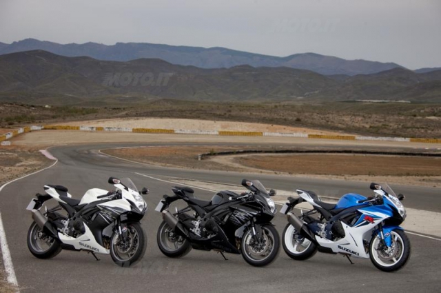 ТЕСТ-ДРАЙВ: Suzuki GSX-R600 (2011) - эстетика нового